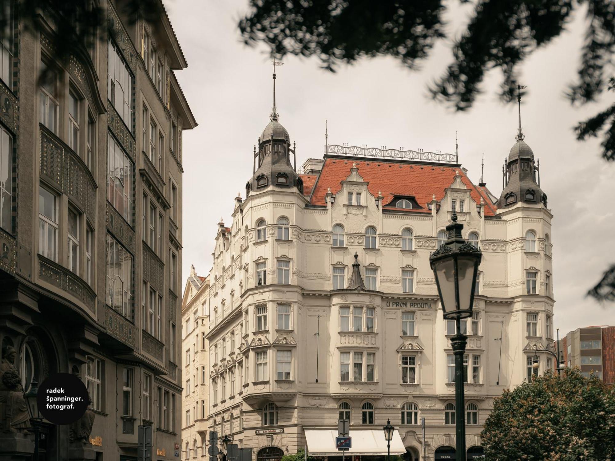 Central Apartments Parizska Praag Buitenkant foto
