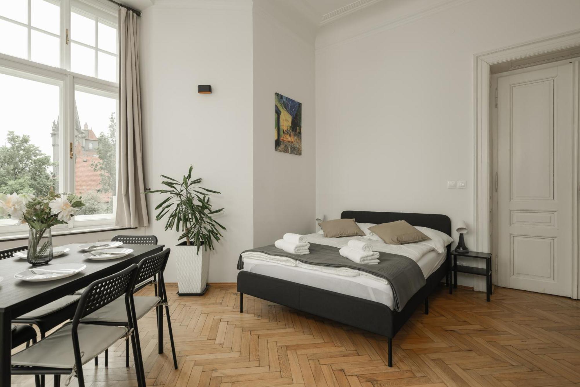 Central Apartments Parizska Praag Buitenkant foto